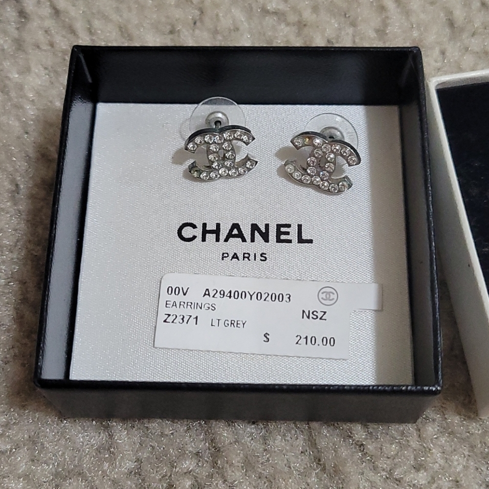 Chanel boucles oreille crystal studs